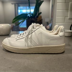 Veja V-12 LEATHER WHITE